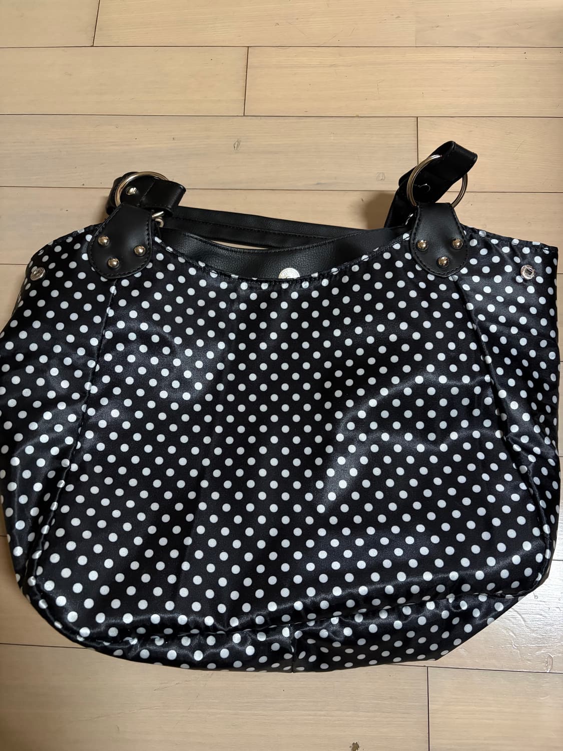 원더원더 러민 도트 땡땡이 스터드 빅 숄더백 상품이미지2
