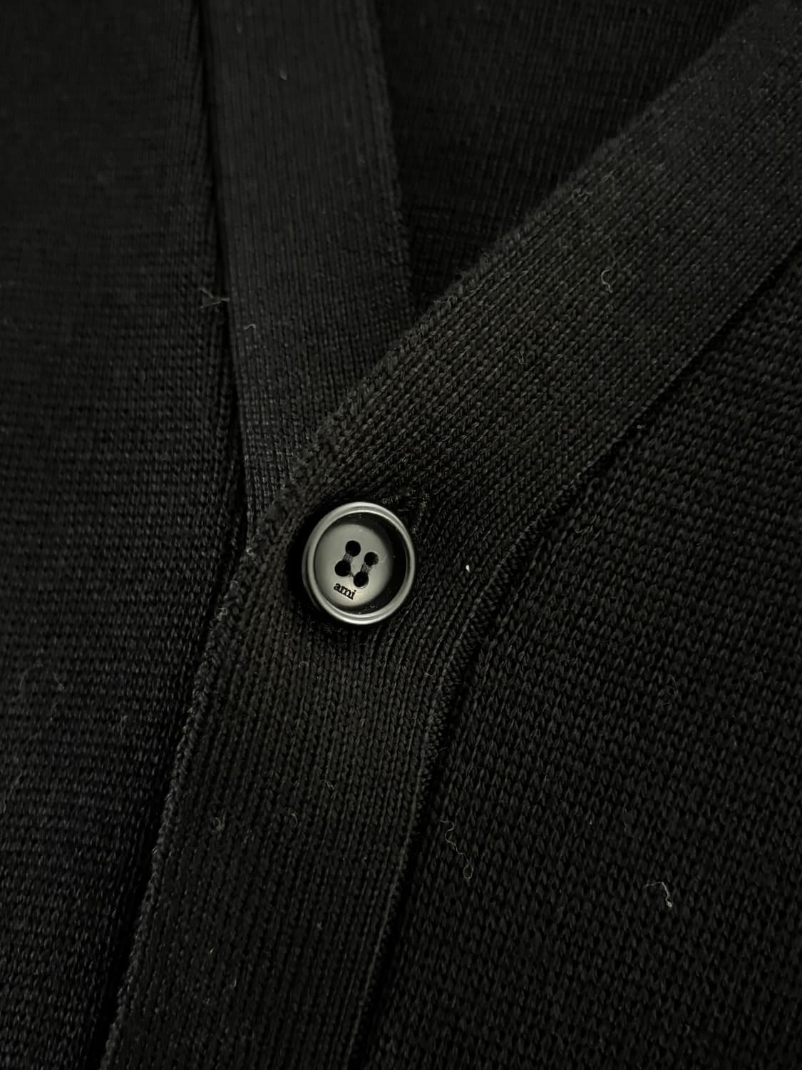 AMI 아미 하트 로고 블랙 브이넥 가디건 상품이미지6