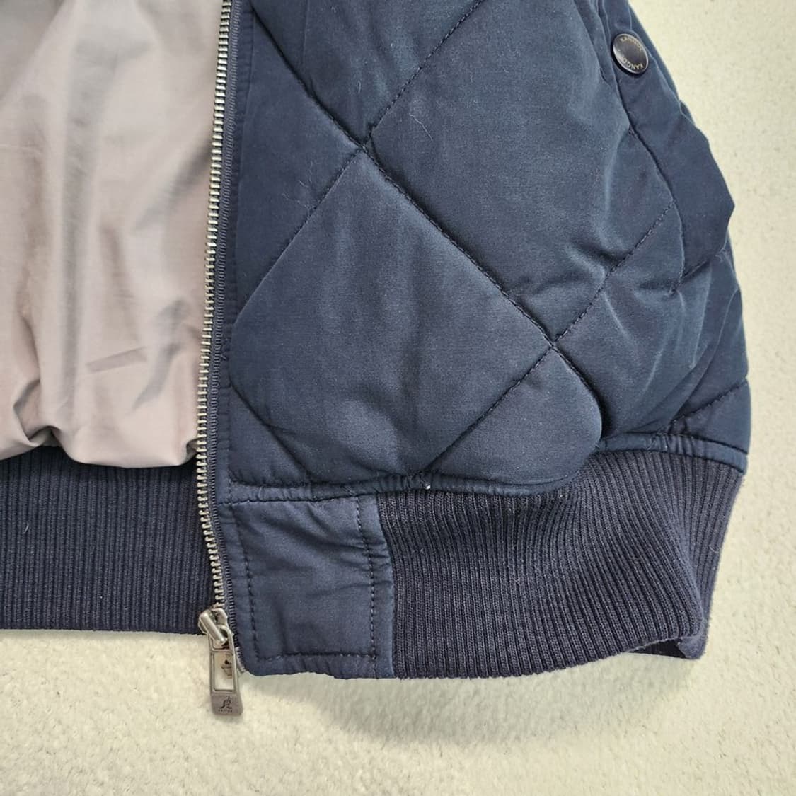 KANGOL 블랙다이아몬드 퀼팅 붐버 자켓  XL 상품이미지3