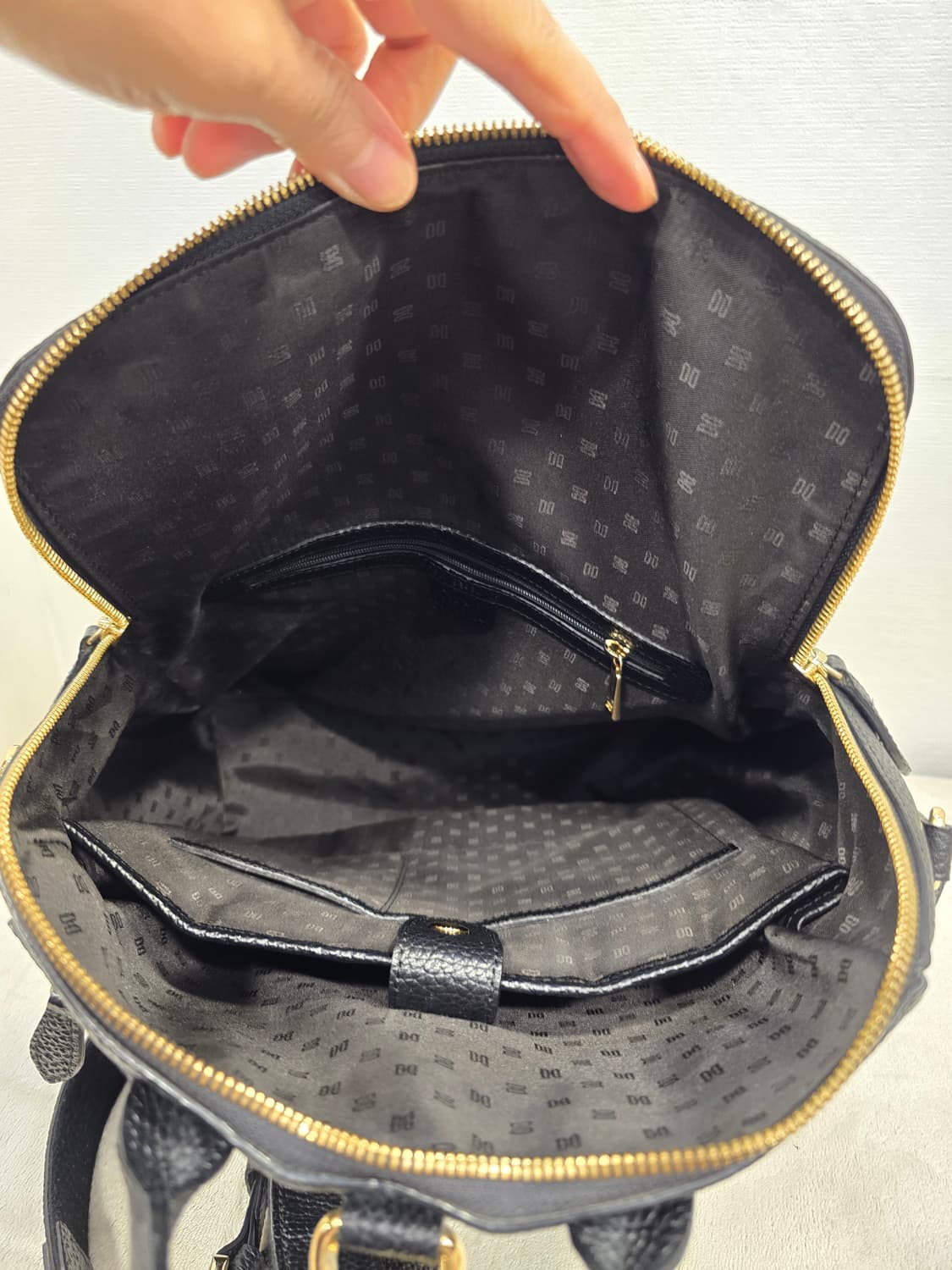 거의새거) 닥스 블랙 스터드 장식 백팩 토트백 숄더백 가방 상품이미지8