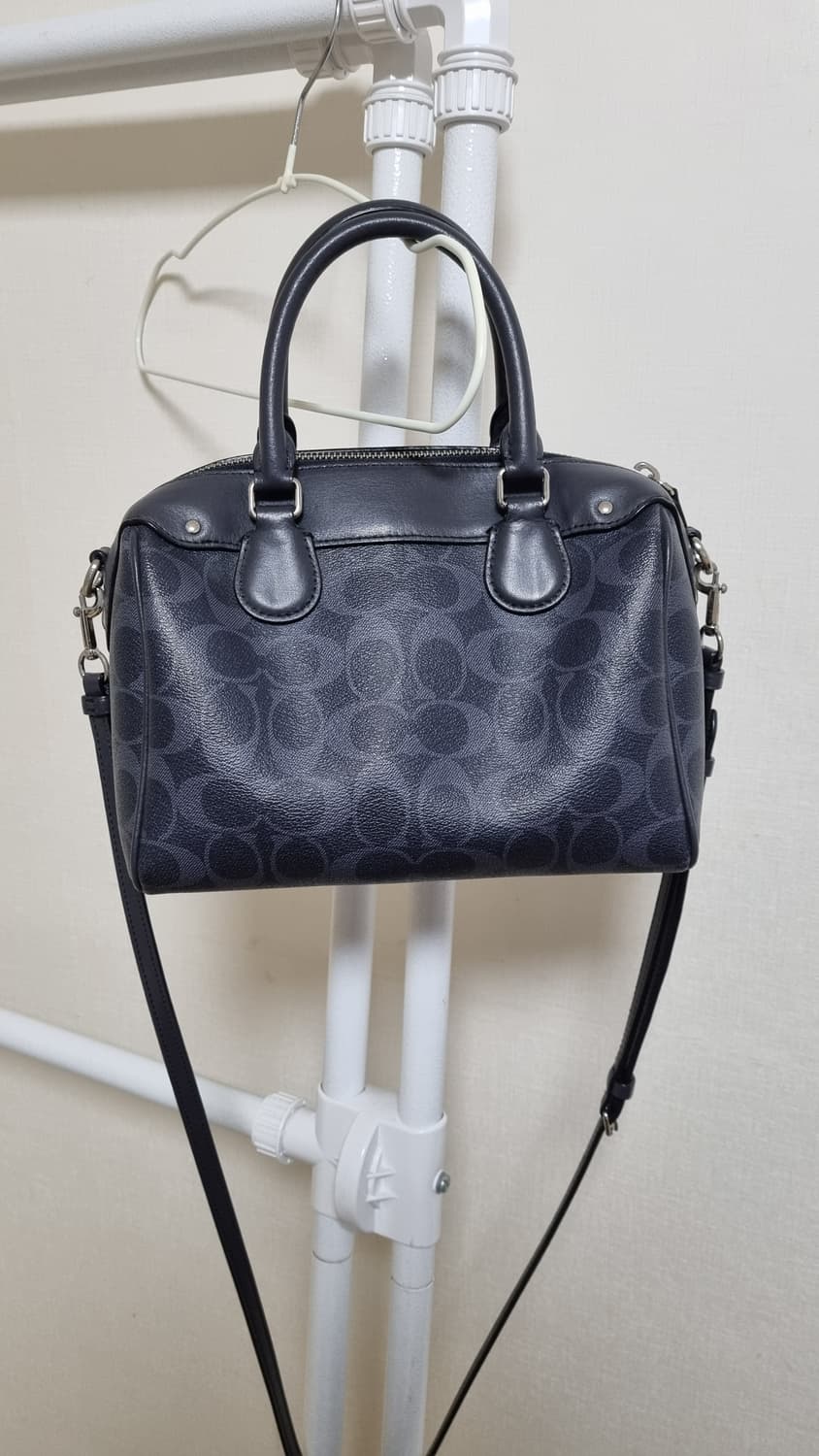 코치 시그니처 네이비 토트 크로스백  상품이미지2