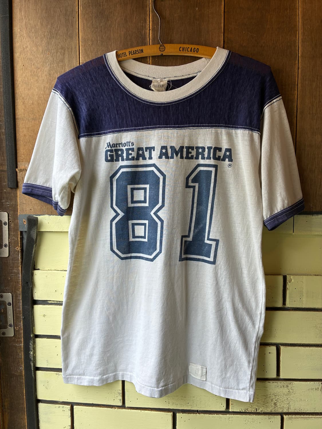80’s Great America 81 Football Tee 상품이미지1