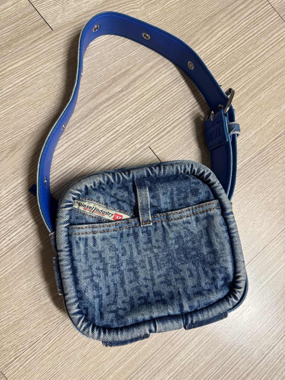 디젤 데님숄더백 상품이미지1