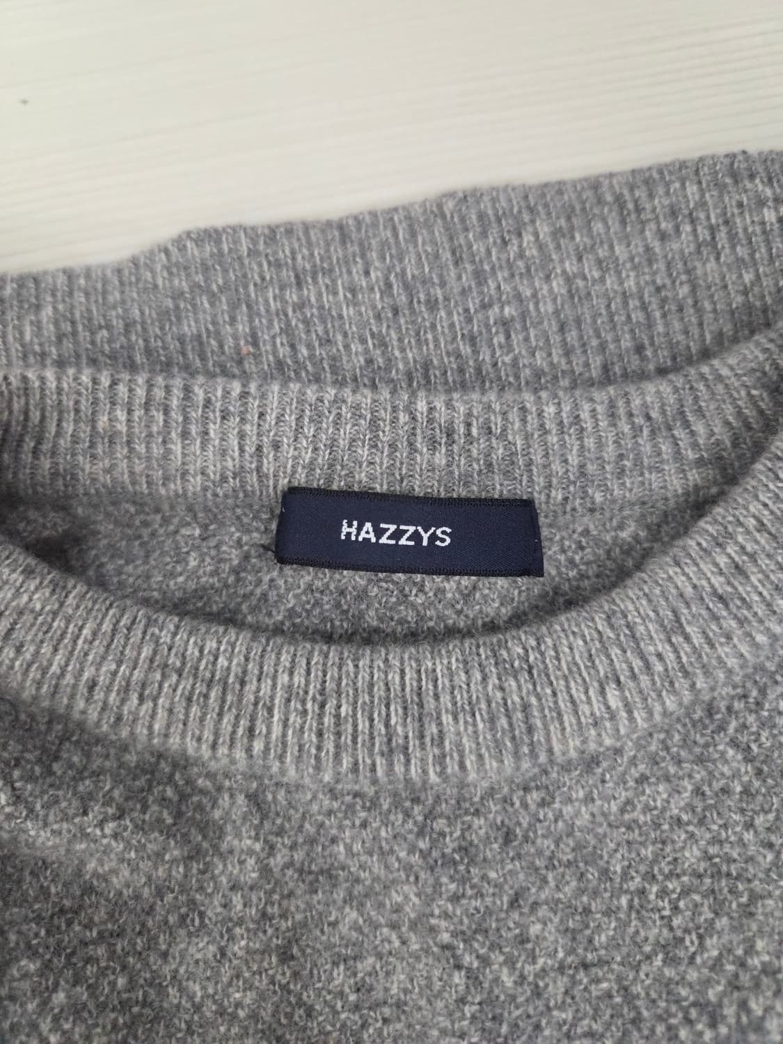 HAZZYS 헤지스 시그니처 강아지 자수 울 캐시미어 니트 상품이미지7