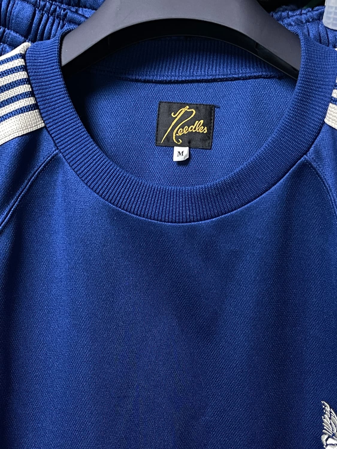 니들스 맨투맨 상의 로얄블루 m 사이즈 상품이미지3