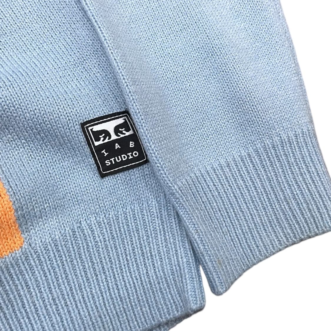 아이앱 스튜디오 x 오베이 니트 집업 상품이미지4