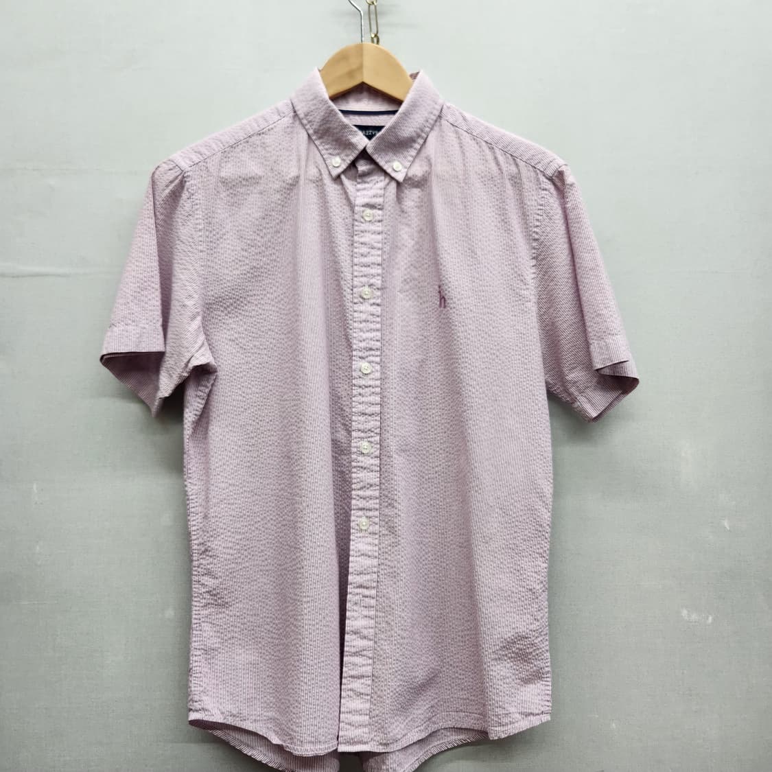 헤지스 로고 시어서커 반팔셔츠 100(M~L) 상품이미지1