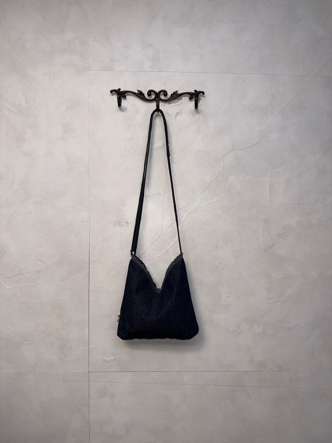 Denim oriental flower embroidered bag 상품이미지4