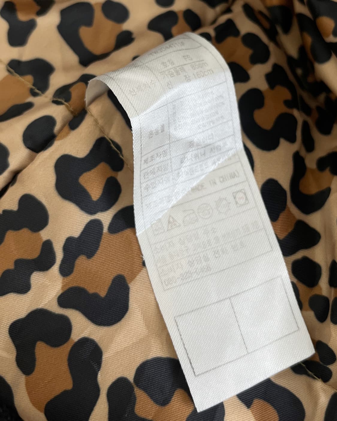 티니위니 퍼 카라 레오파드 항공점퍼 블랙 상품이미지10