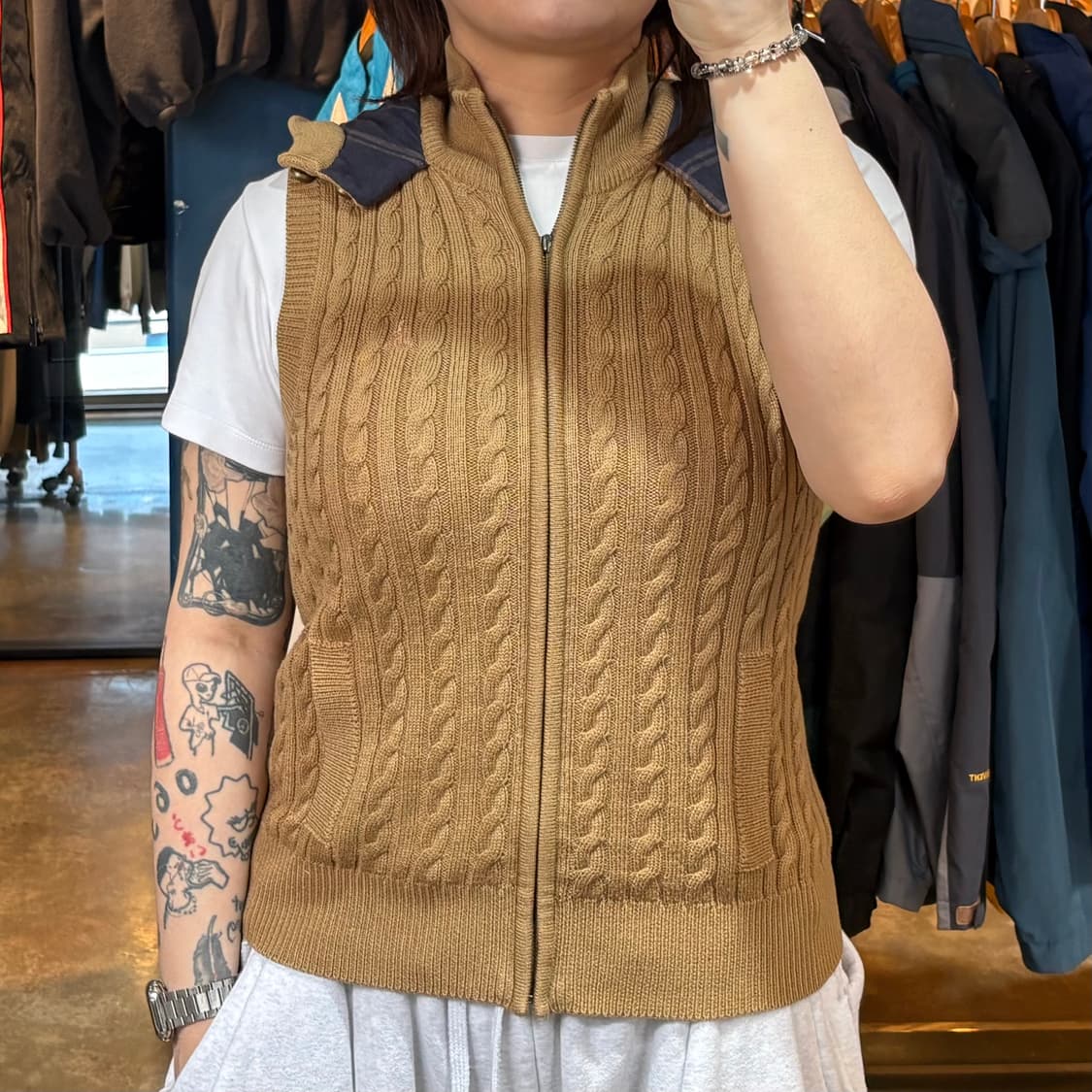 빈폴 베이지 케이블 니트 집업 베스트 상품이미지1