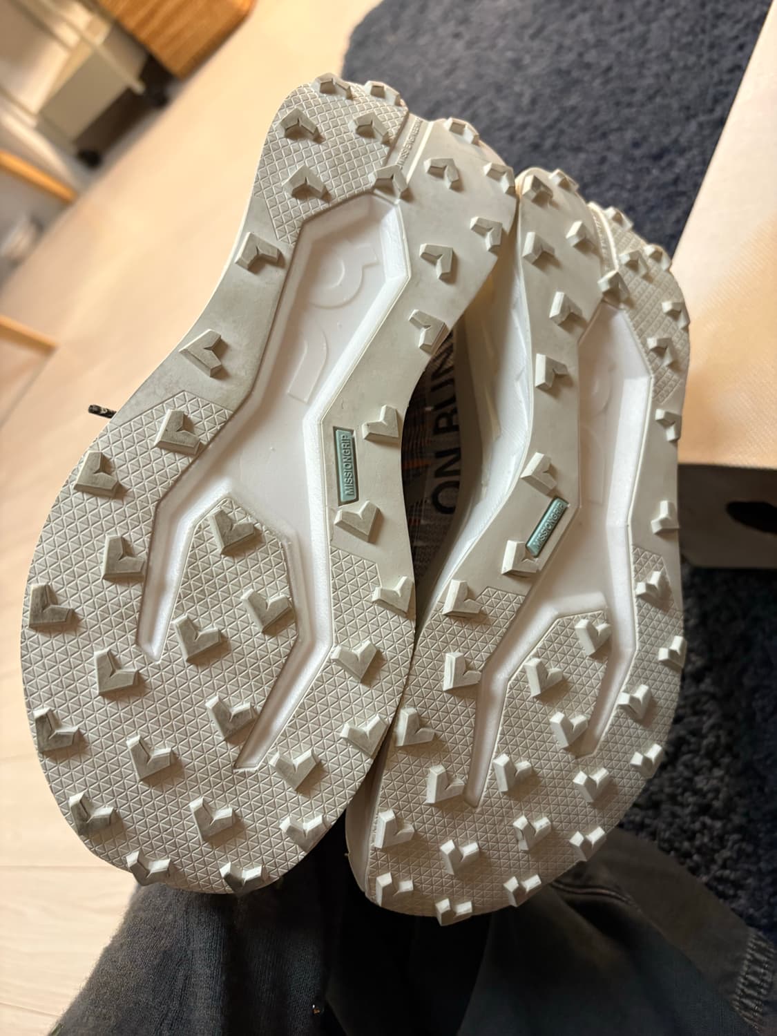 온러닝 클라우드 울트라 프로 러닝화 상품이미지7