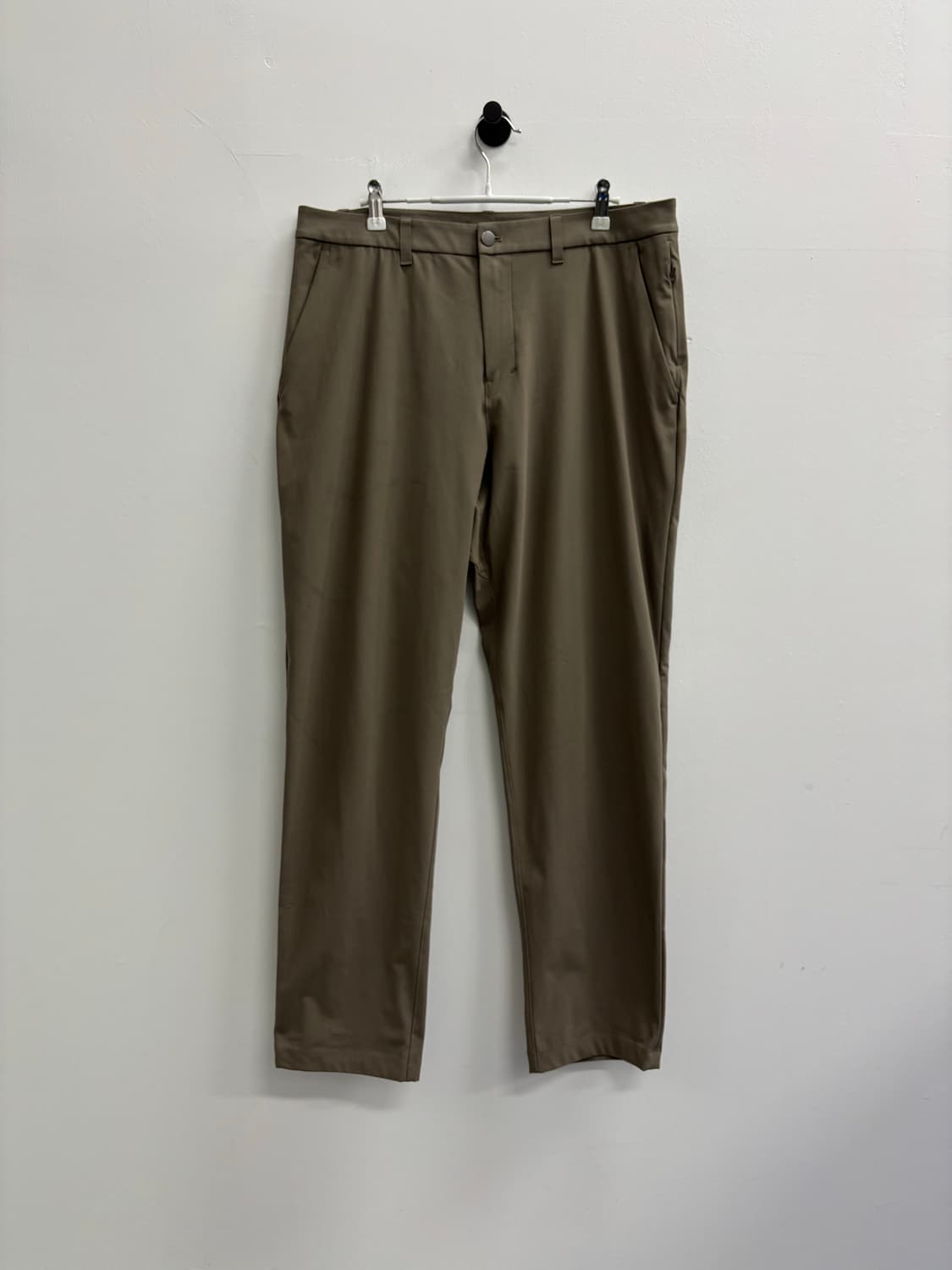 룰루레몬(lululemon) 남성용 커미션 팬츠 클래식 핏 상품이미지1