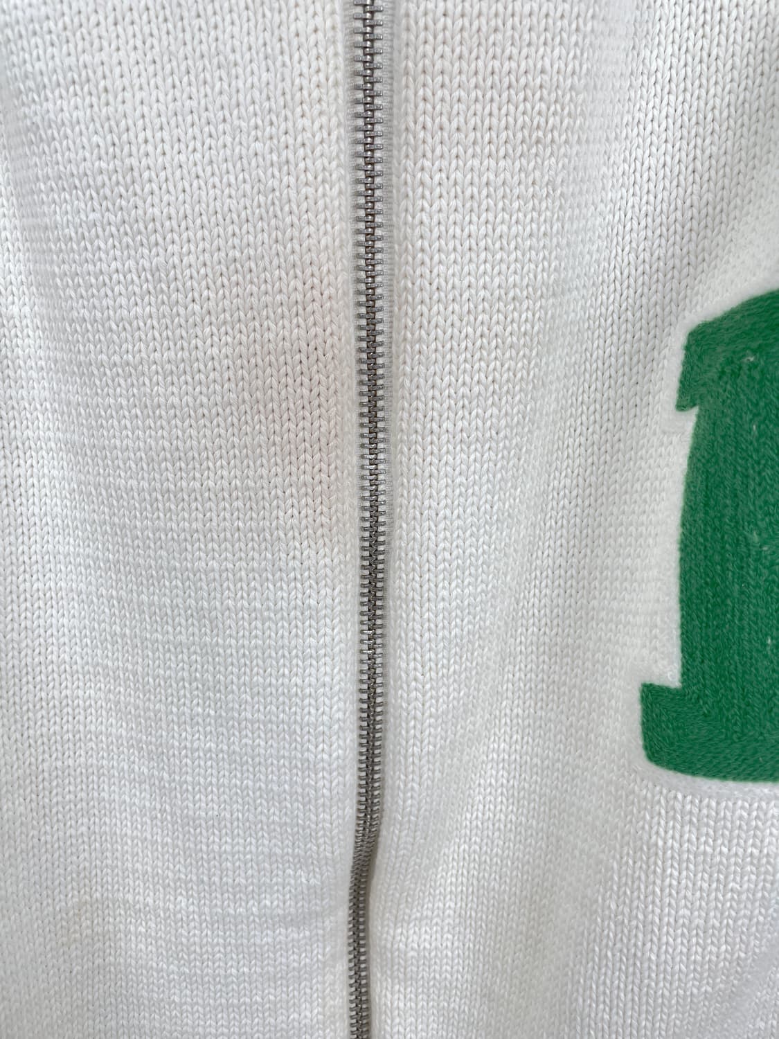 이코르[ECORR] 바시티 배색 니트 집업 상품이미지6