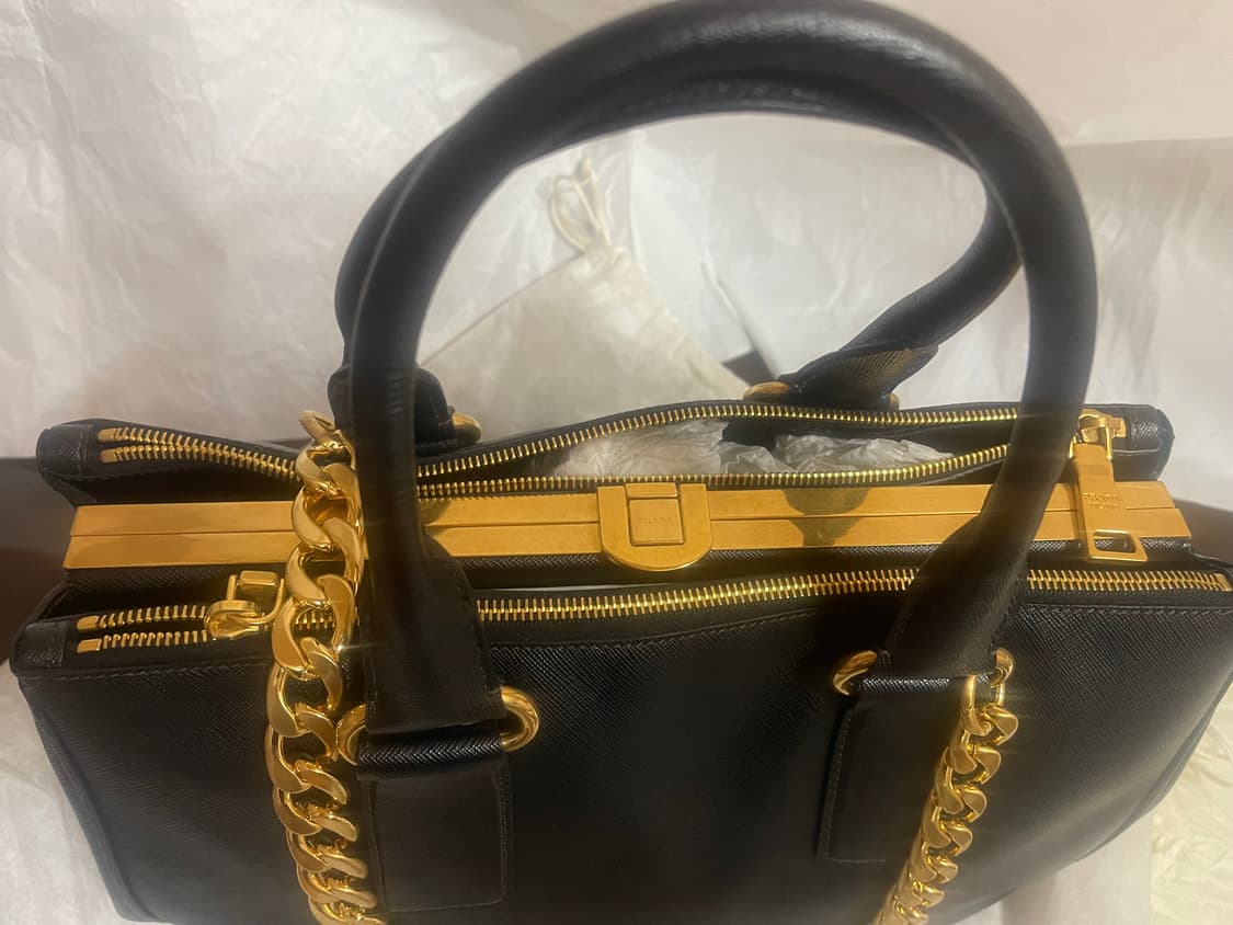 프라다 사피아노 닥터 골드 버클 토드백 상품이미지4