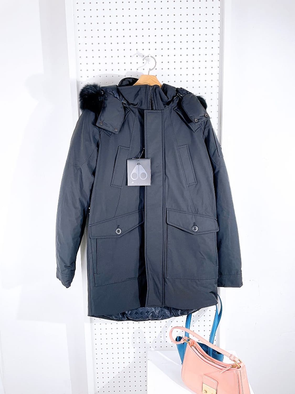 (정품/새상품) 무스너클 블랙 스틸 로고 구스다운 점퍼 상품이미지1