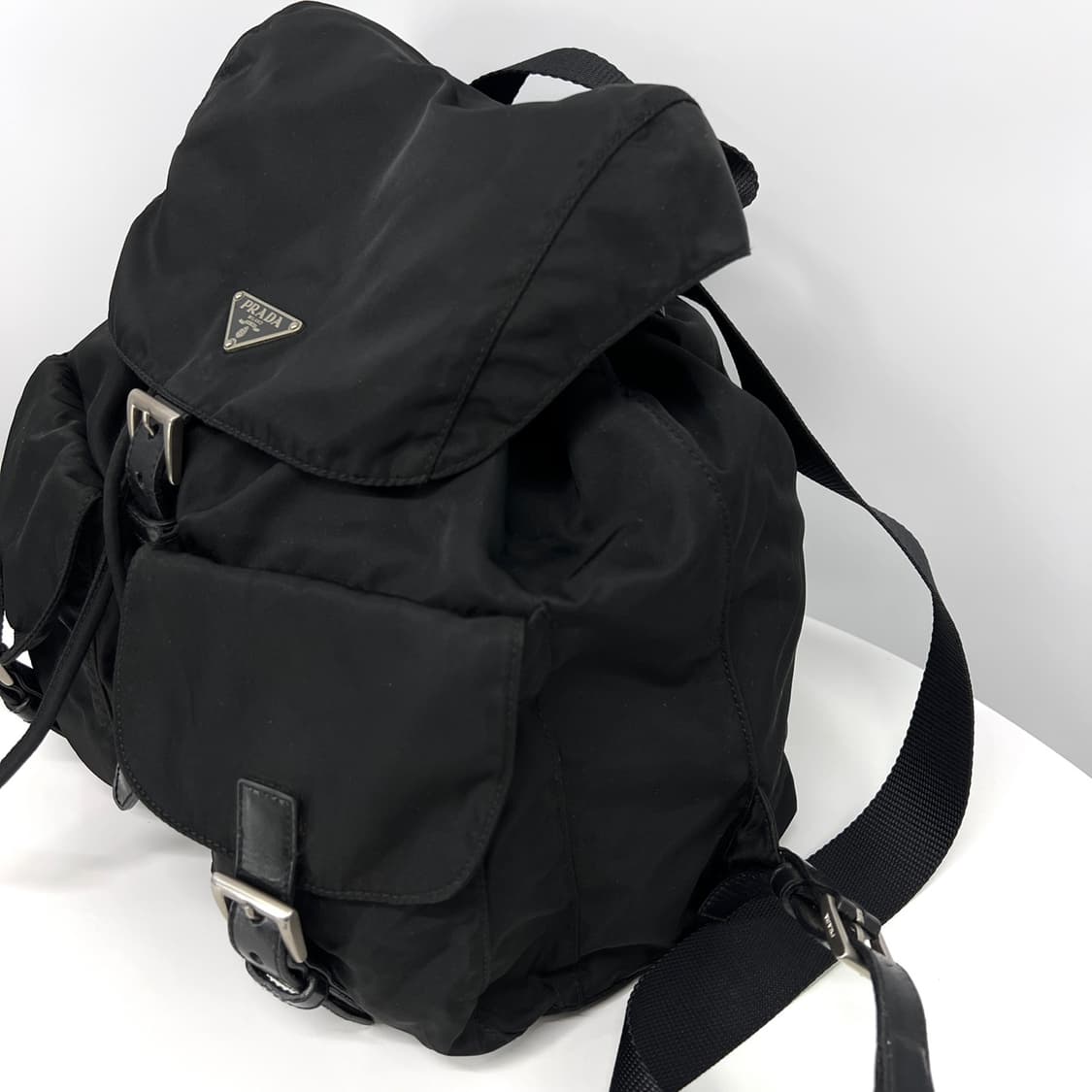 [감정완료] 프라다 삼각로고 나일론 백팩 미듐 블랙  상품이미지6