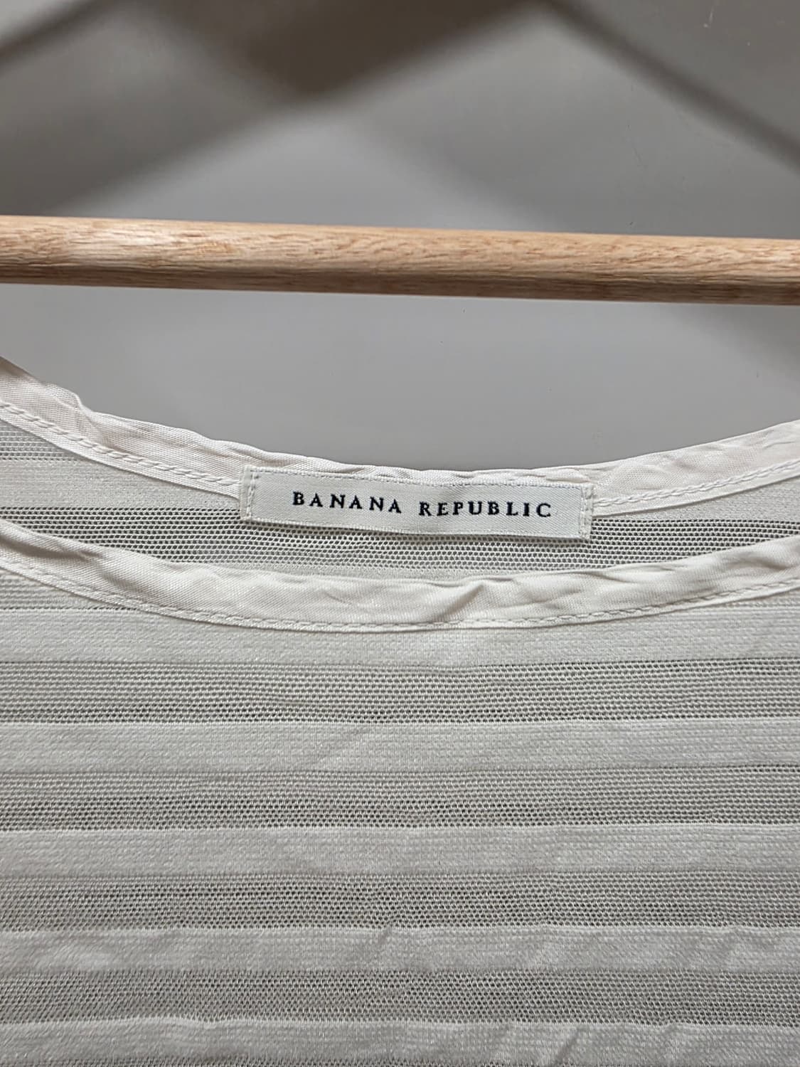 바나나리퍼블릭 스트라이프 시스루 브라우스 상품이미지2