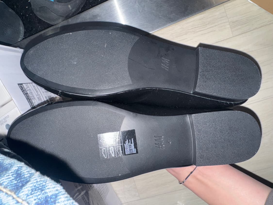 에첸엠 h&m 에나멜 리본 플랫 슈즈 260 상품이미지5