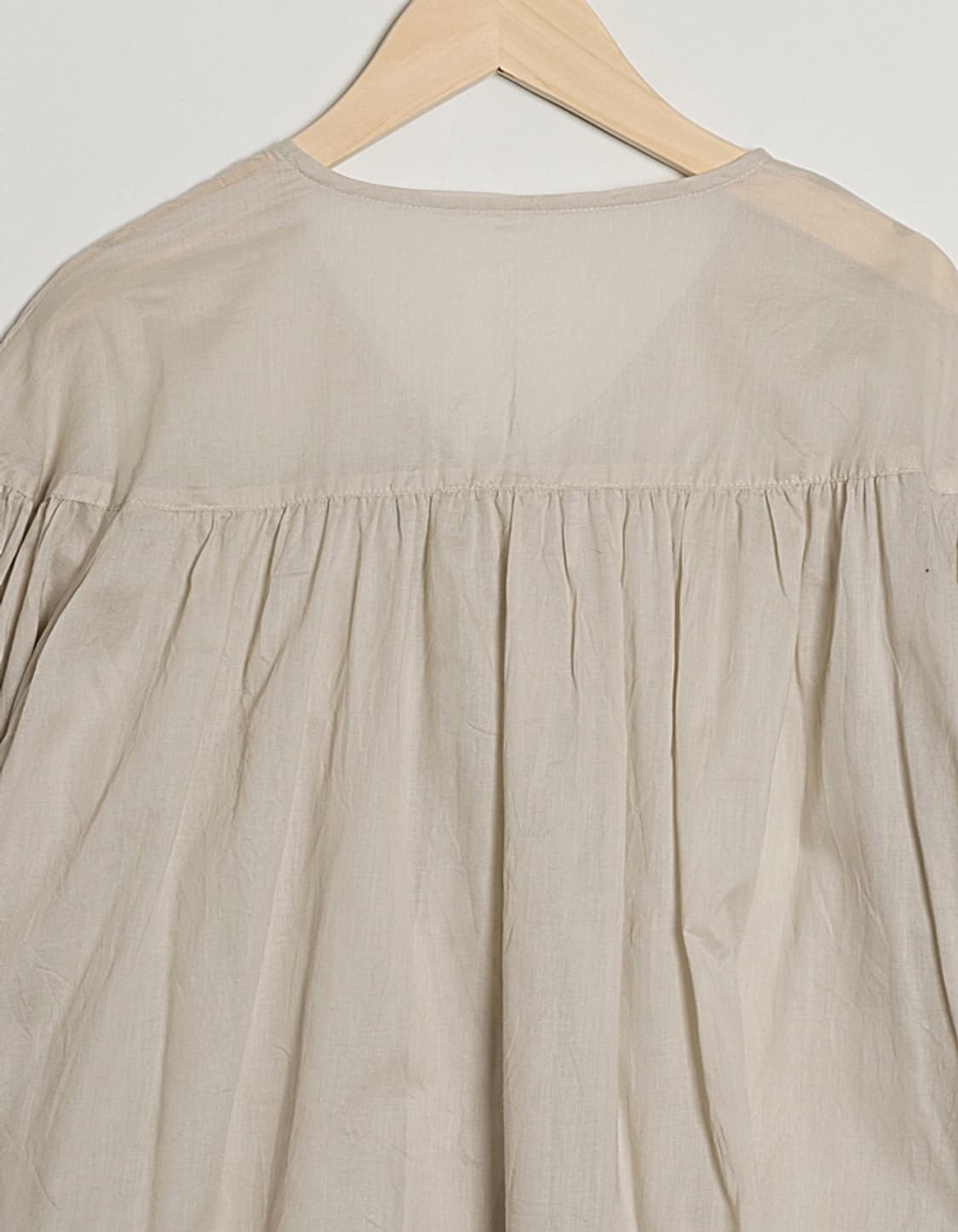 AMERICAN HOLIC Seethrouth Gather Blouse 상품이미지7