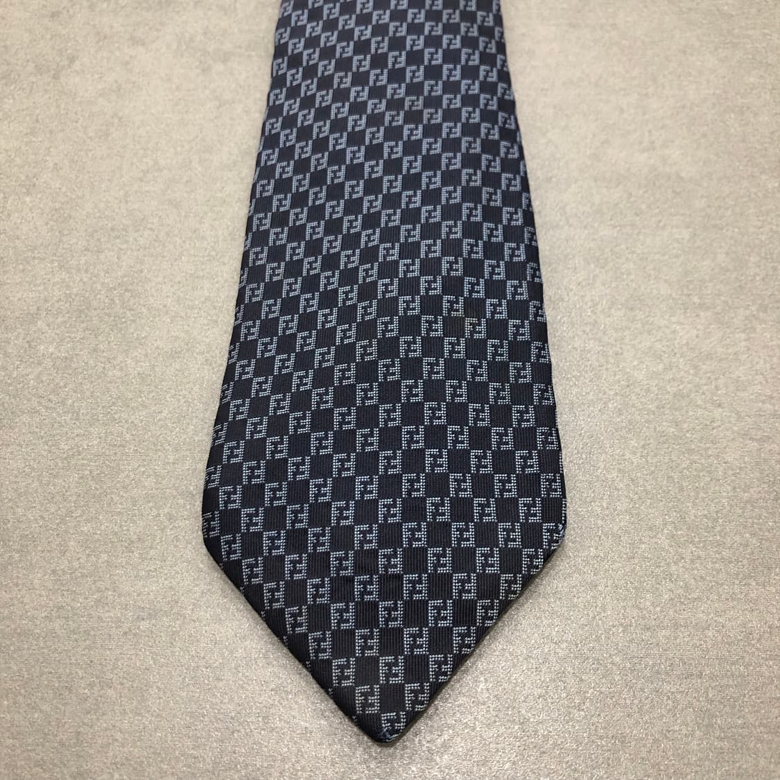 펜디 이태리 주카 모노그램 넥타이 상품이미지2