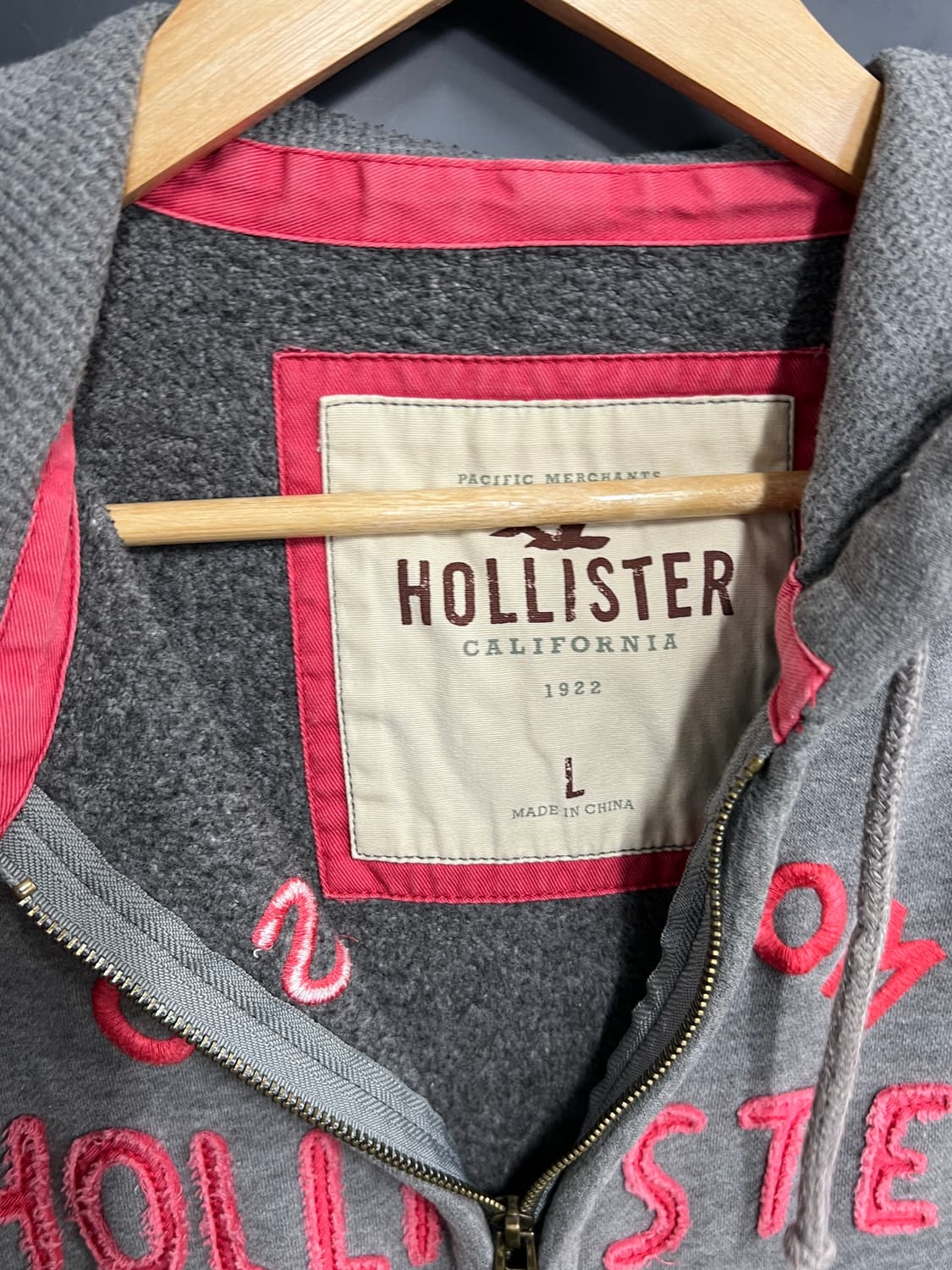 Hollister Y2K 스펠아웃 그레이 후드집업 상품이미지4