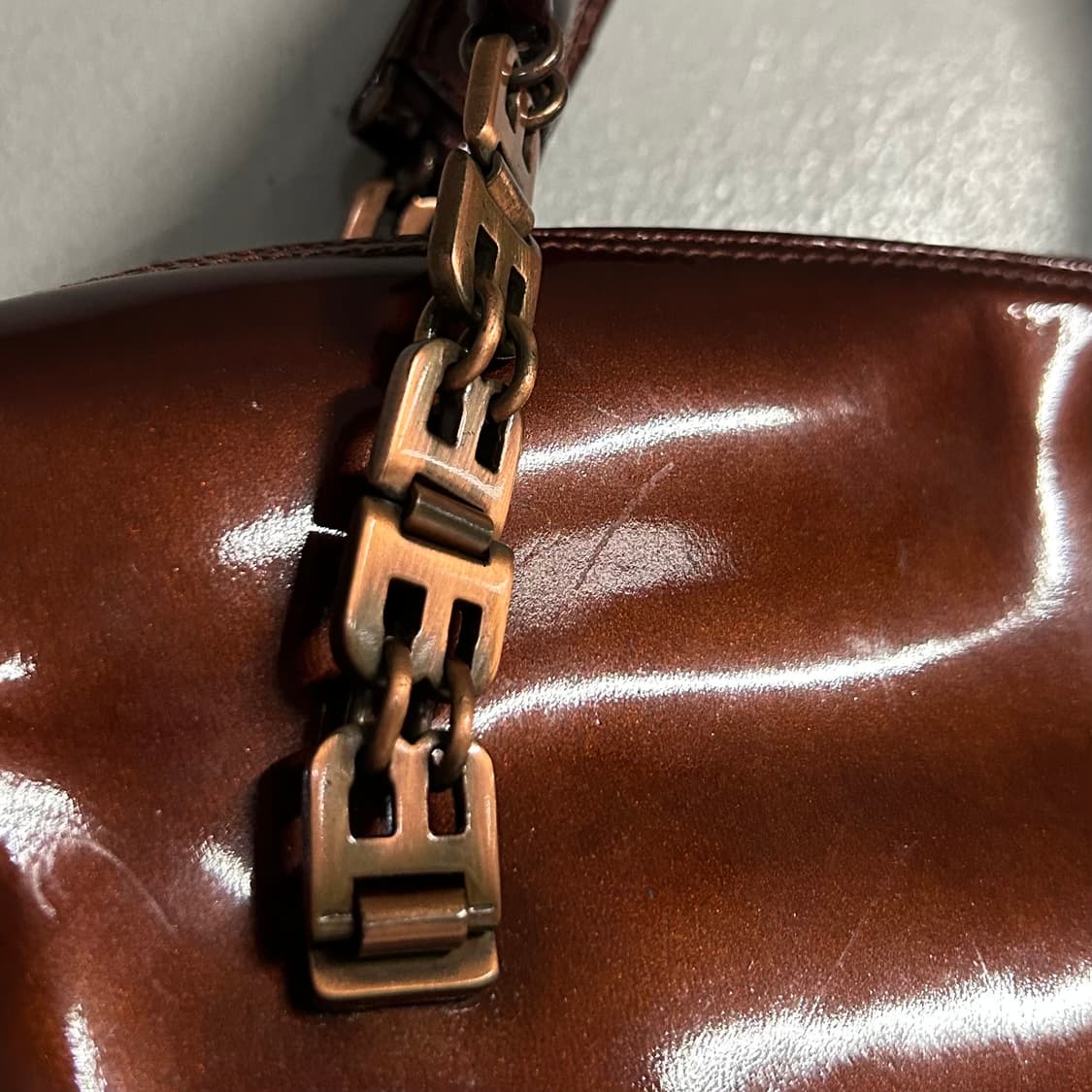 BALLY enamel handbag shiny brown 상품이미지8