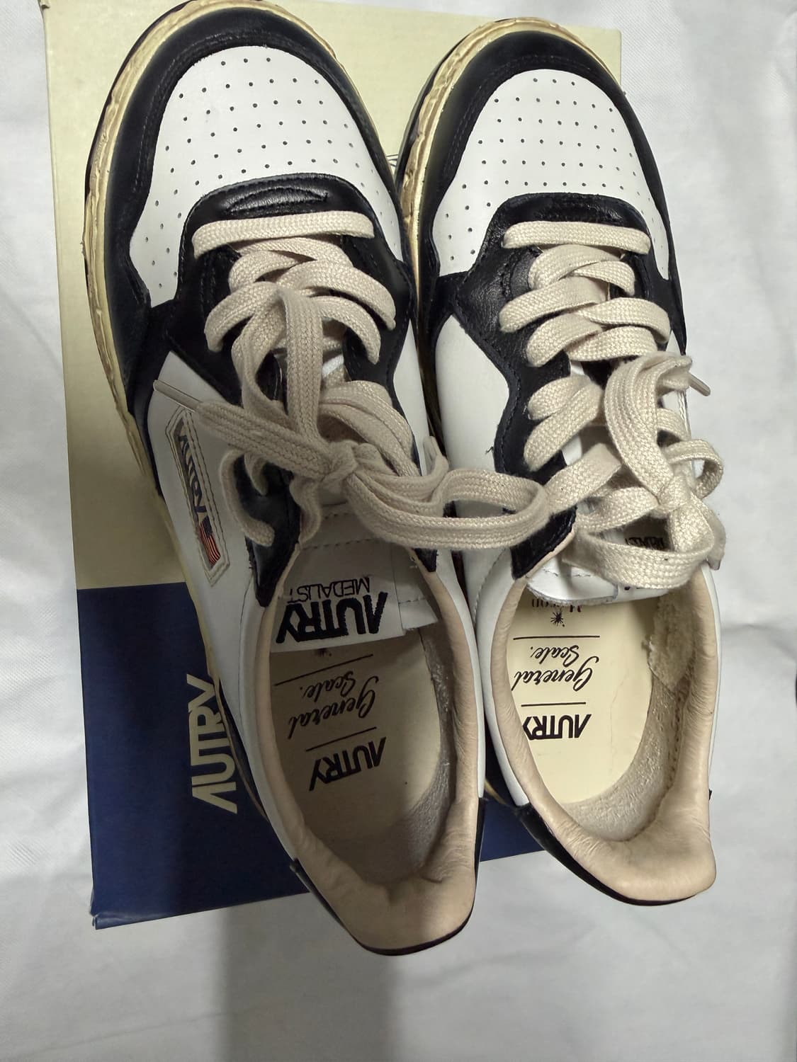 메종 미하라 야스히로 x 오트리 제너럴 스케일 메탈리스트  상품이미지2