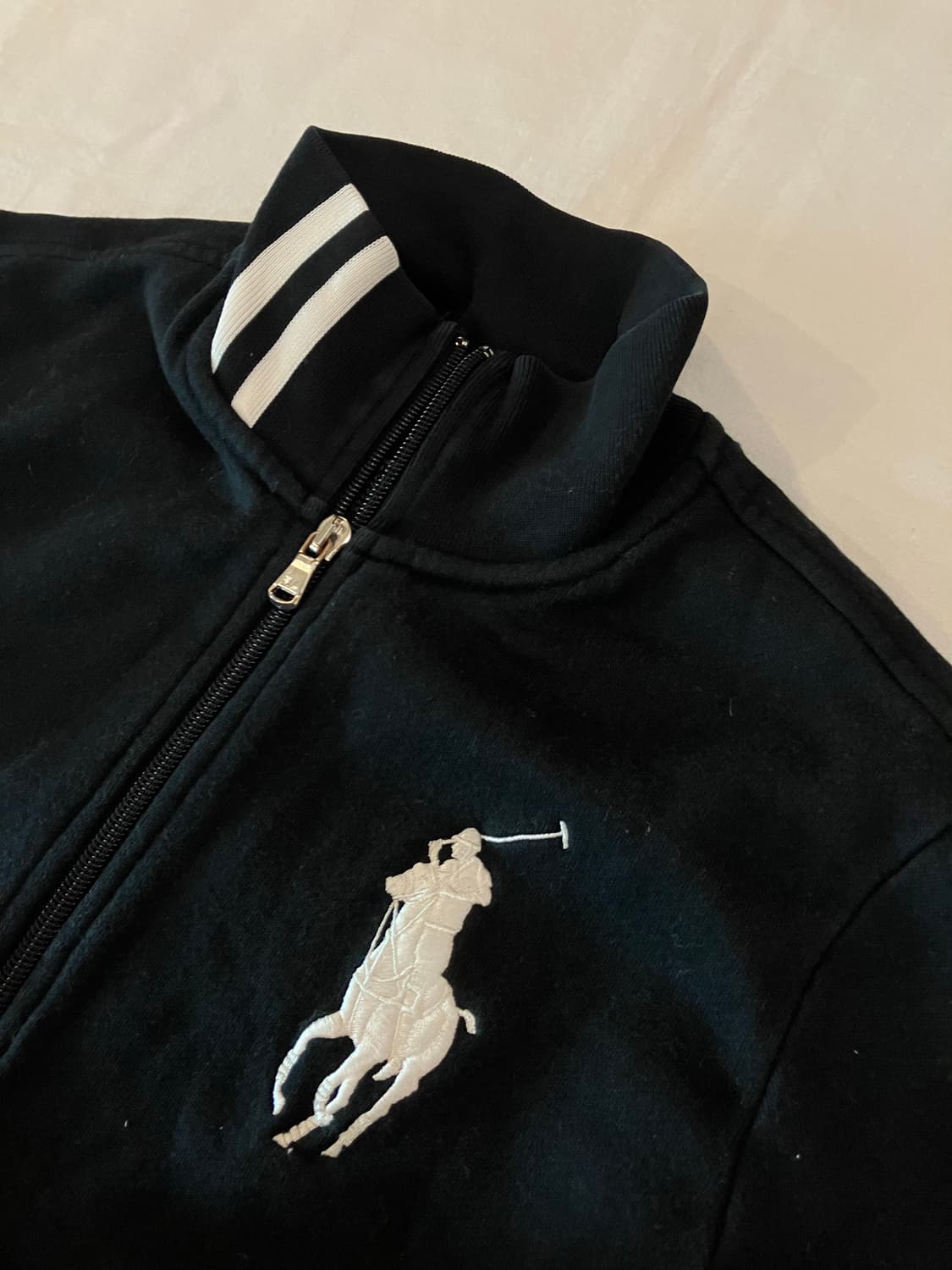 폴로 랄프로렌 딱붙핏 빅포니 코튼 집업 져지 블랙 상품이미지2