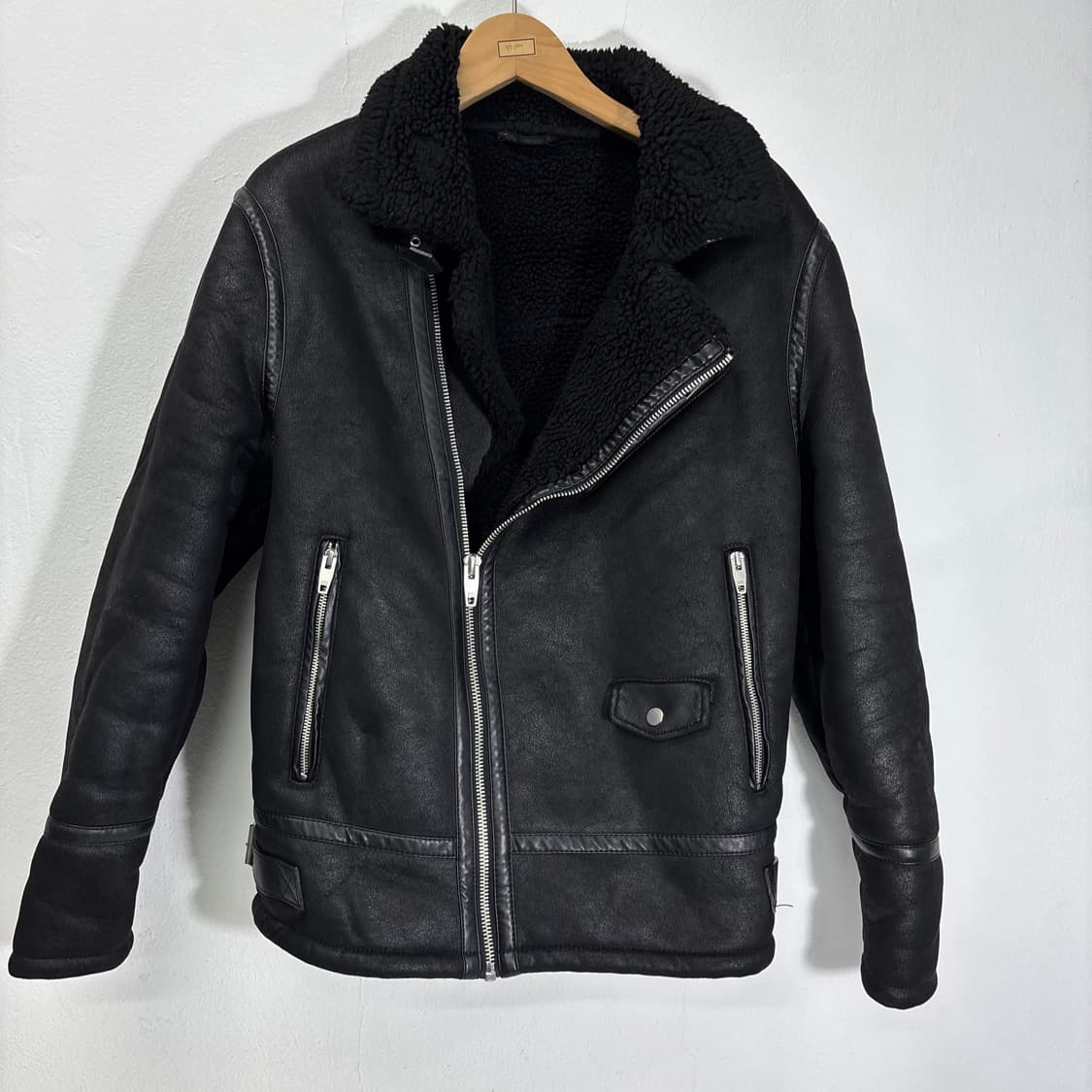 L 자라 블랙 안감양털 무스탕점퍼 상품이미지1