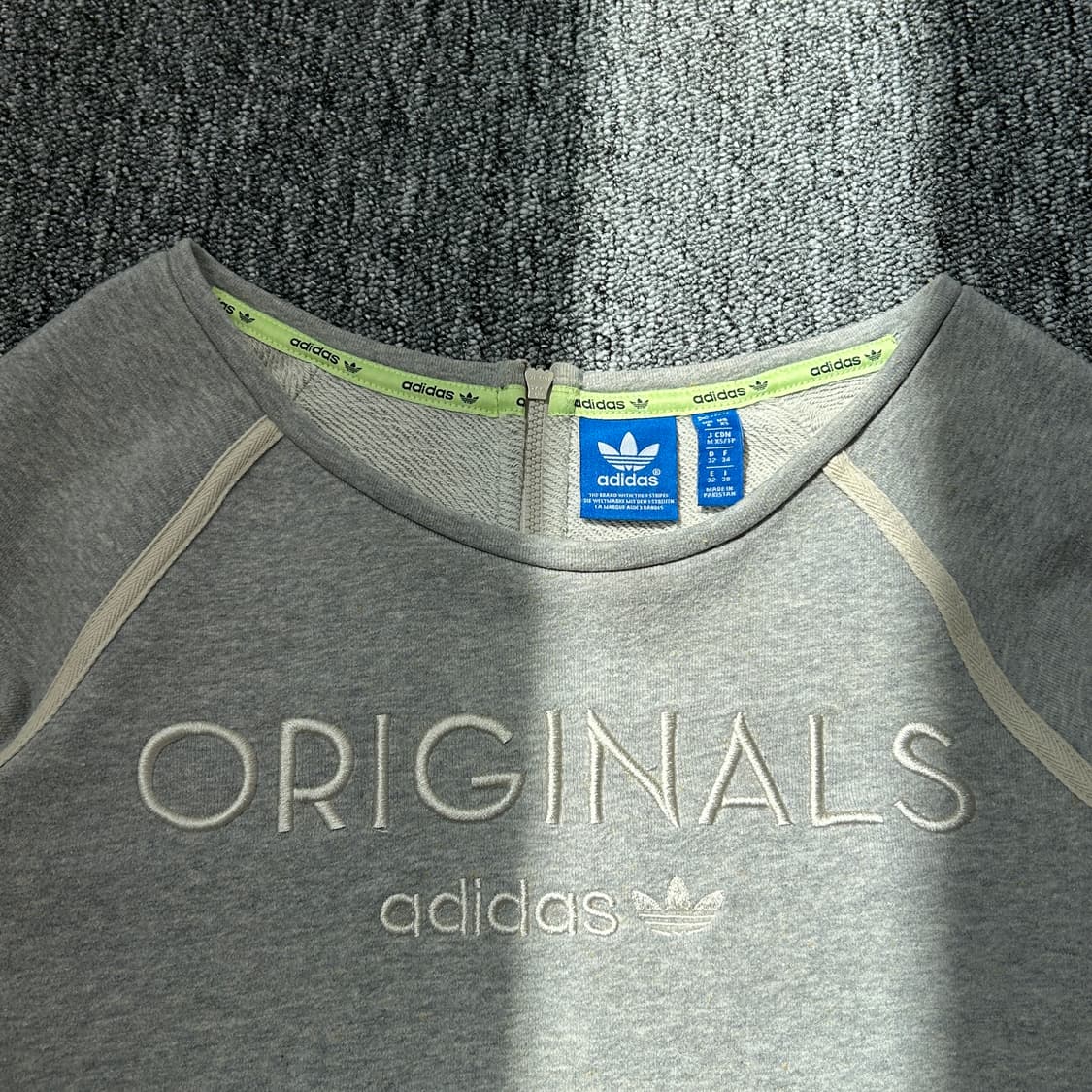 아디다스 우먼스 그래픽 집업 스웻셔츠 상품이미지5