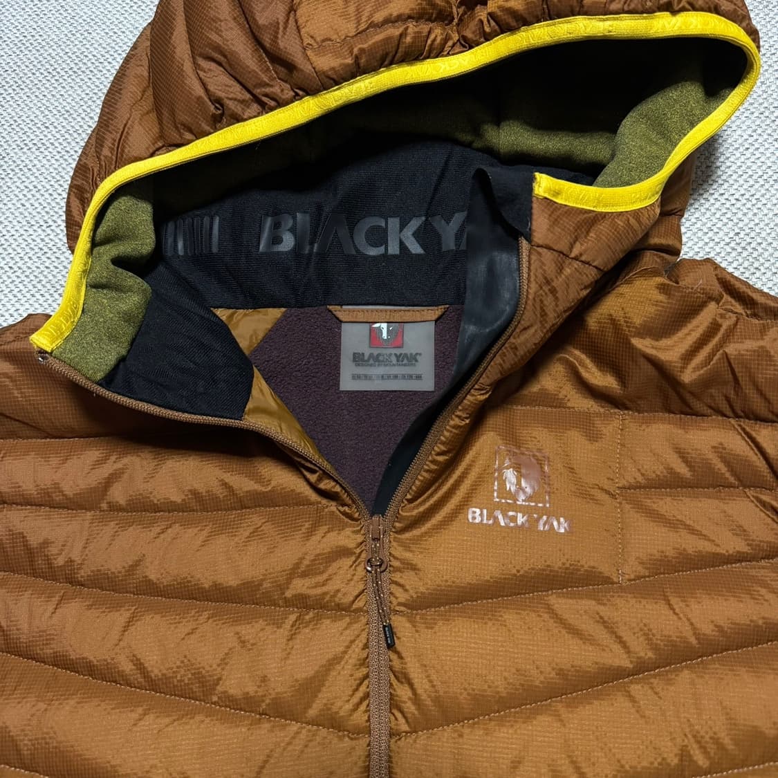 블랙야크 브라운 경량 후드 패딩 상품이미지2