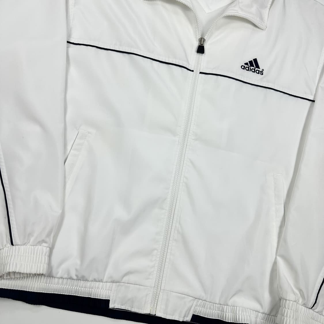 아디다스 오리지널 오버핏 화이트 바람막이자켓 (XXL) 상품이미지4
