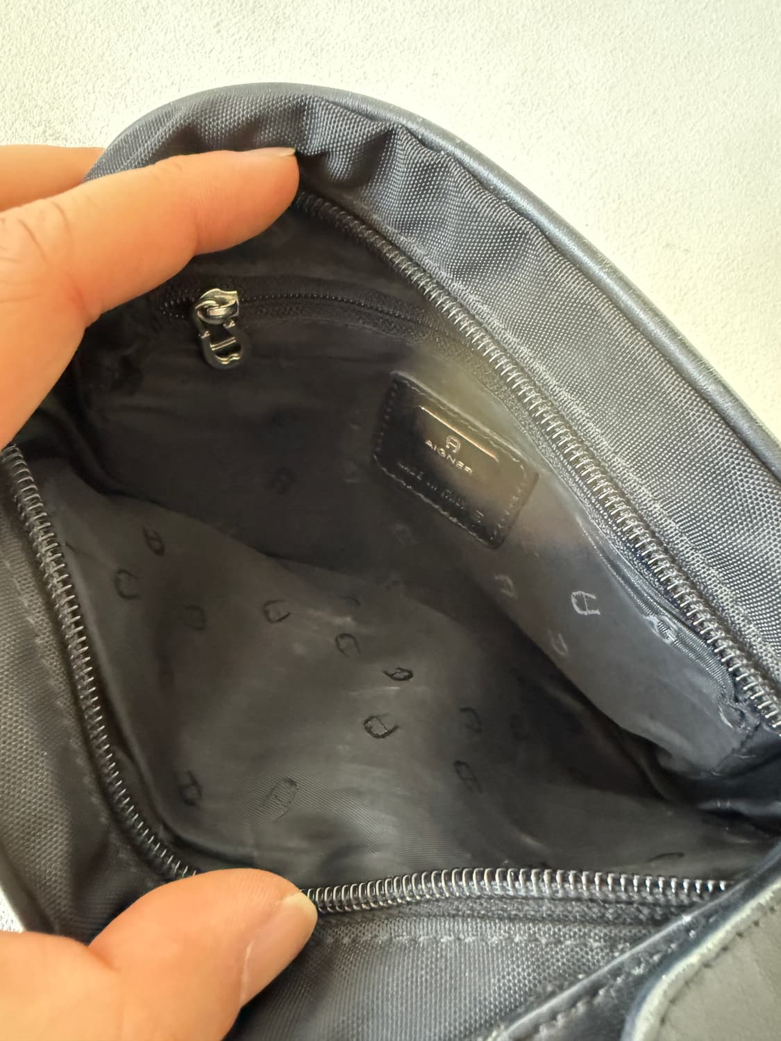 아이그너(Aigner) 나일론&레더 미니 크로스백 상품이미지5