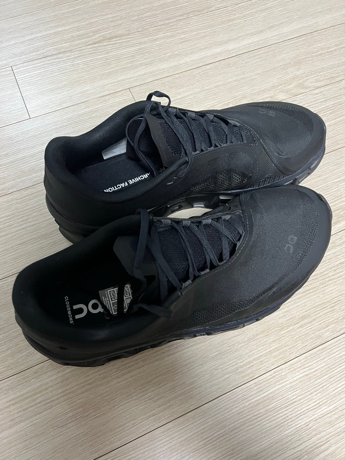 온 러닝 x 포스트 아카이브 팩션 (파프) 클라우드몬스터 2 블랙 마그넷 상품이미지2