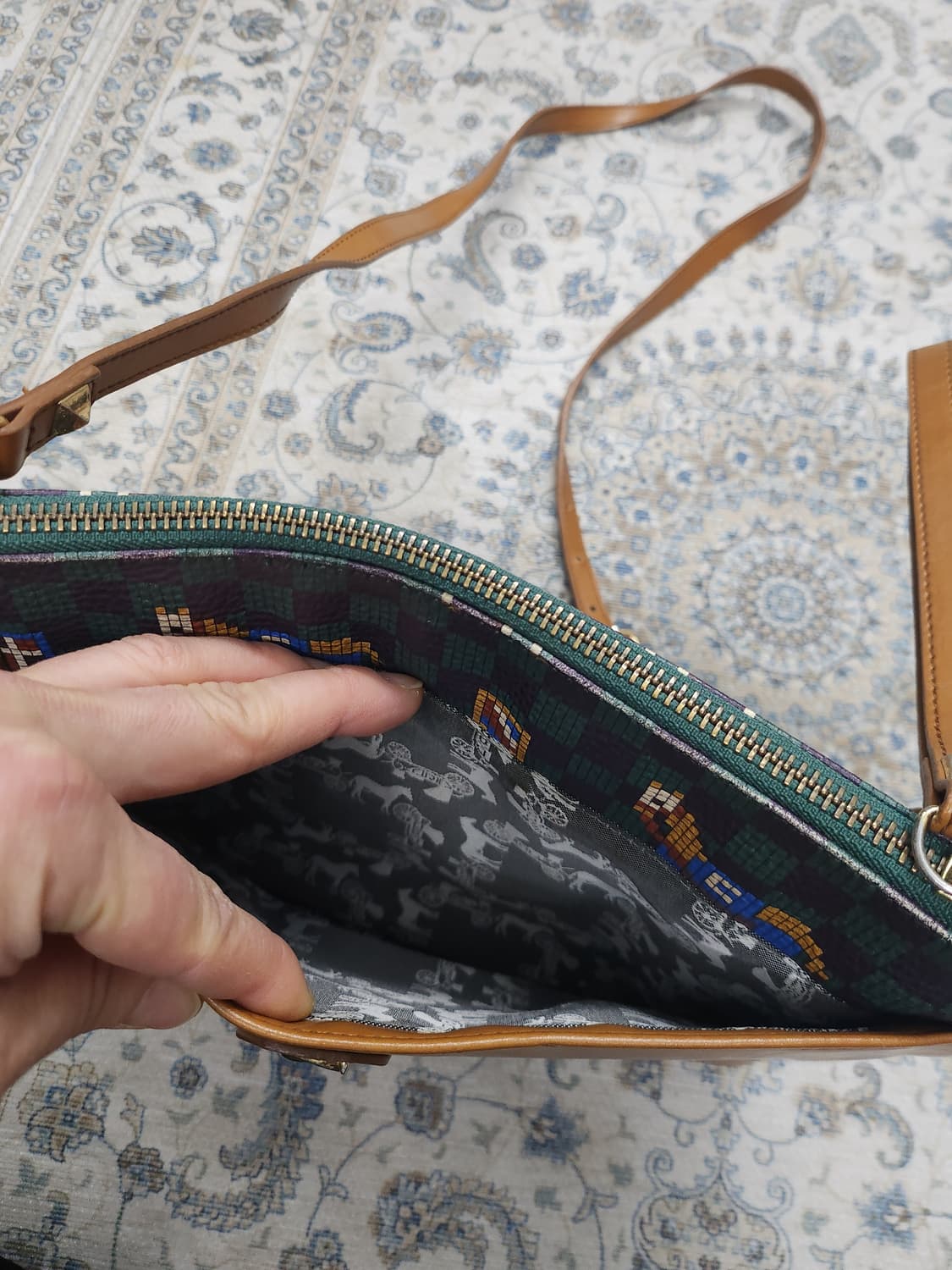 라빠레뜨 패턴 프린팅 크로스백 상품이미지4