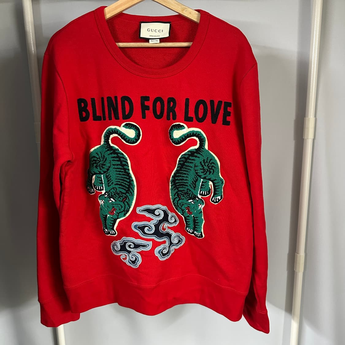 구찌 블라인드 포 러브 재팬 익스클루시브 맨투맨 상품이미지1