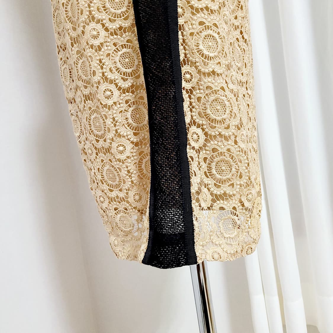 버버리 프로섬 드레스 원피스 골드자수 레이스 (55) 상태최상 상품이미지7