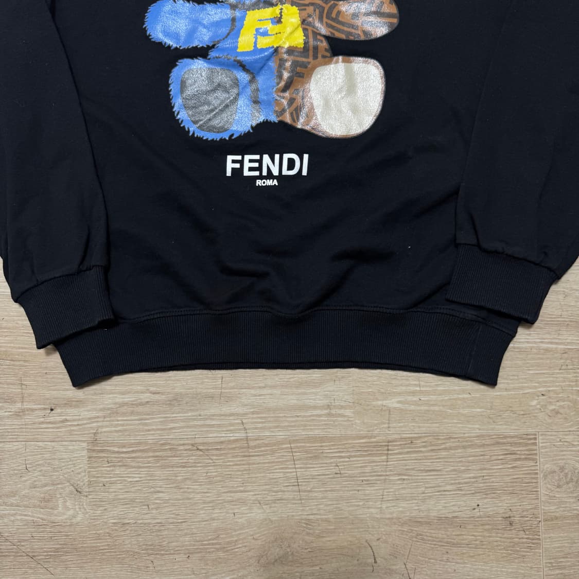 펜디 키즈 기모 맨투맨 상품이미지4