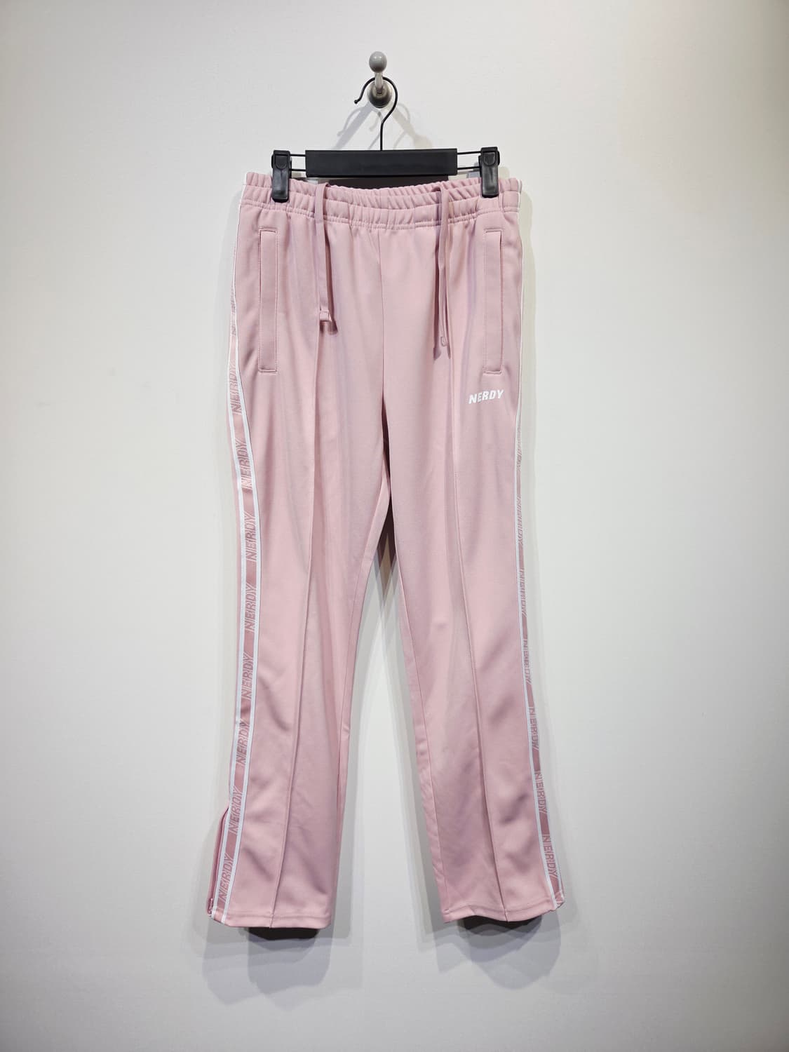 널디(NERDY) 로고 테이프 트랙 팬츠 핑크 상품이미지2