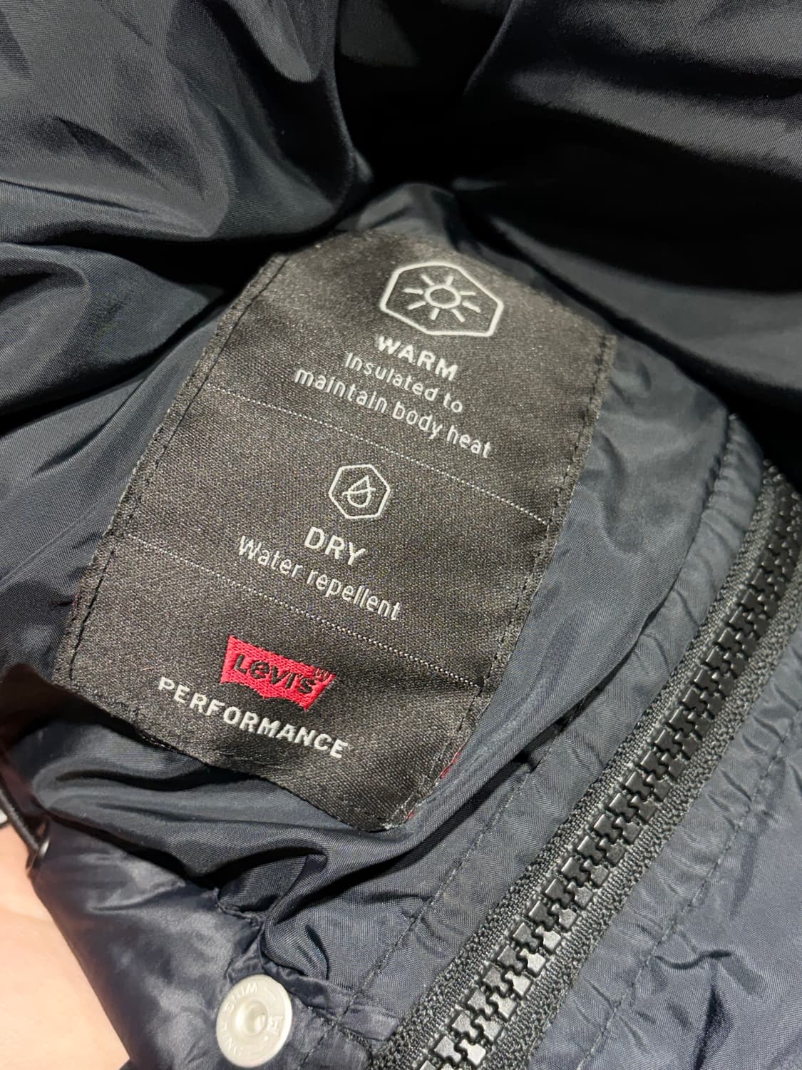 M Levi's 리바이스 스몰패치 로고 퍼포먼스 패딩 상품이미지6