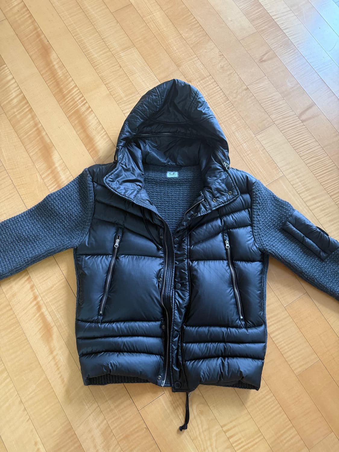 cp컴퍼니 니트패딩 상품이미지1