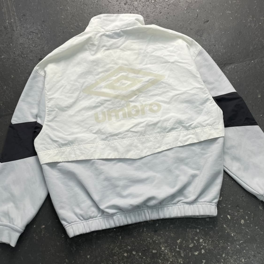 100 엄브로 바람막이 상품이미지5