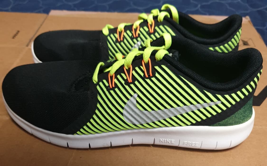 나이키 프리런 CMTR 블랙&형광 런닝화 (240) 상품이미지2