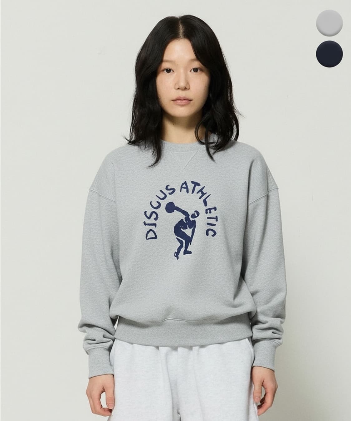 디스커스애슬레틱 크롭핏 스케치 로고 스웻셔츠 상품이미지1