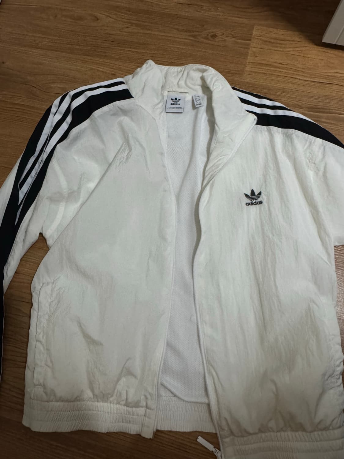 아디다스 레트로 바람막이 상품이미지1