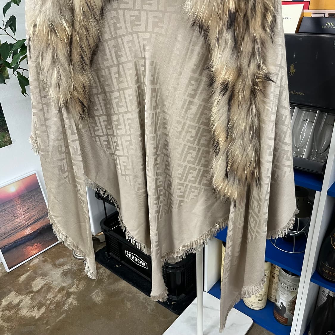 펜디 주카 실크 숄 판초 OS 상품이미지3