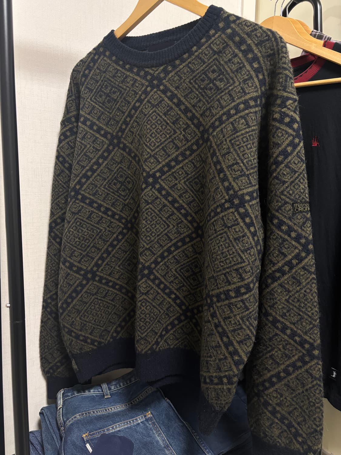 디스이즈네버댓 모로칸 자카드 스웨터 상품이미지1