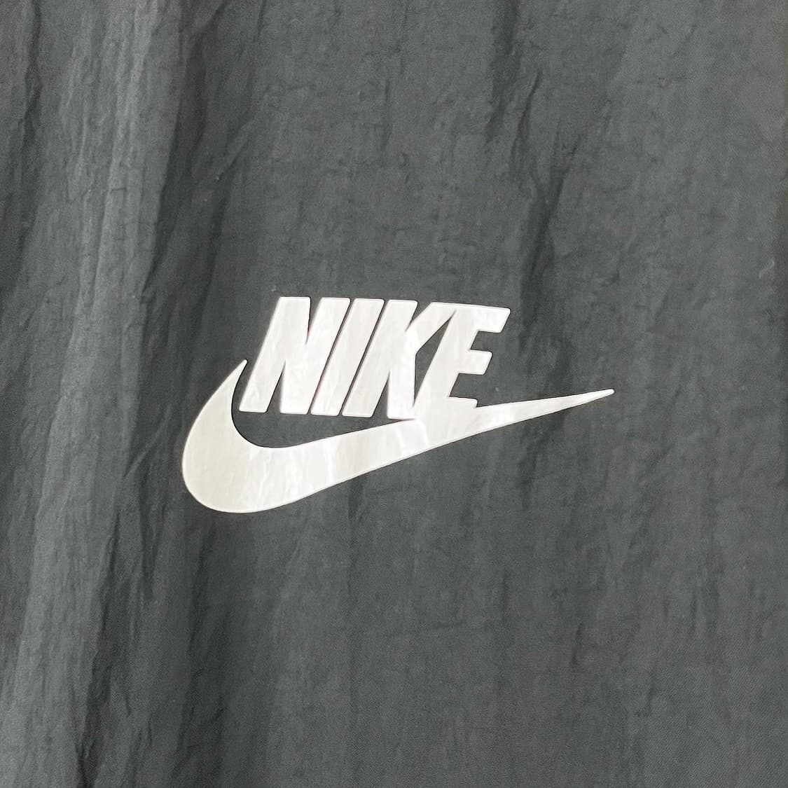 나이키 블랙 후드 로고 윈드브레이커 상품이미지3