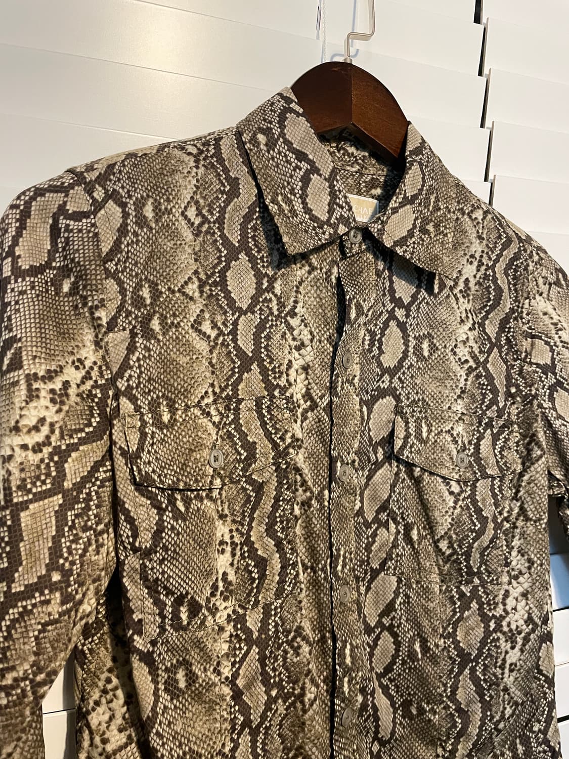 마이클코어스 파이톤 셔츠 상품이미지5