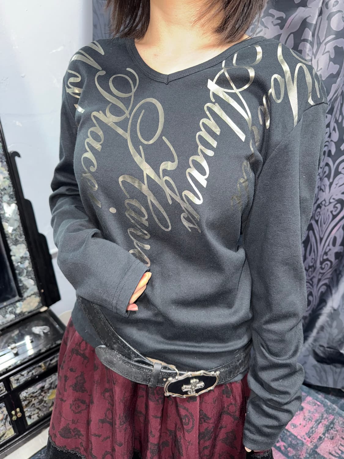 펑키 골드 레터 슬림 v넥 상품이미지1